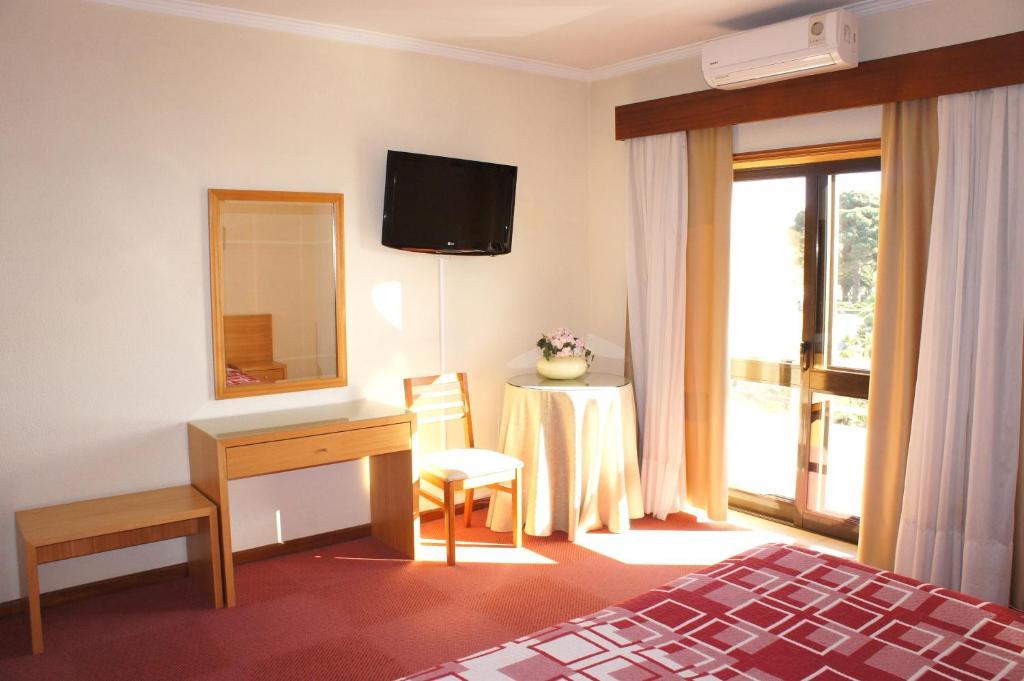 Hotel Contriz 포보아데바짐 외부 사진