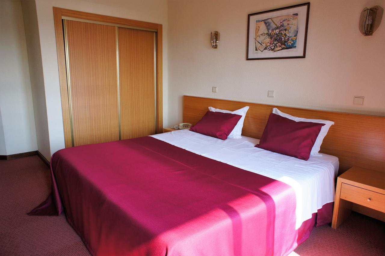 Hotel Contriz 포보아데바짐 외부 사진