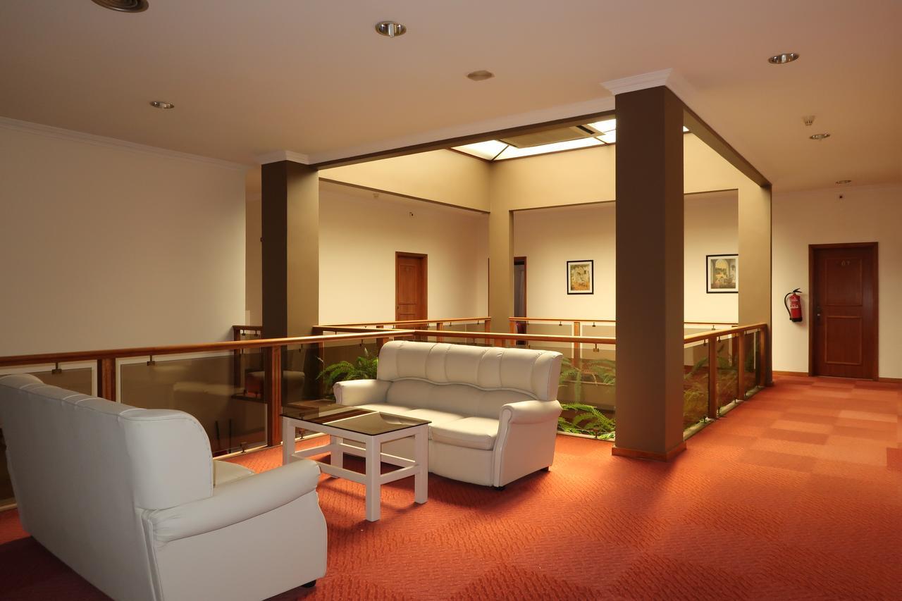 Hotel Contriz 포보아데바짐 외부 사진